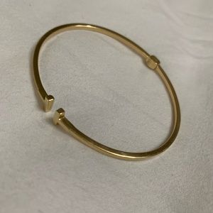 18k gold bangle size 17cm